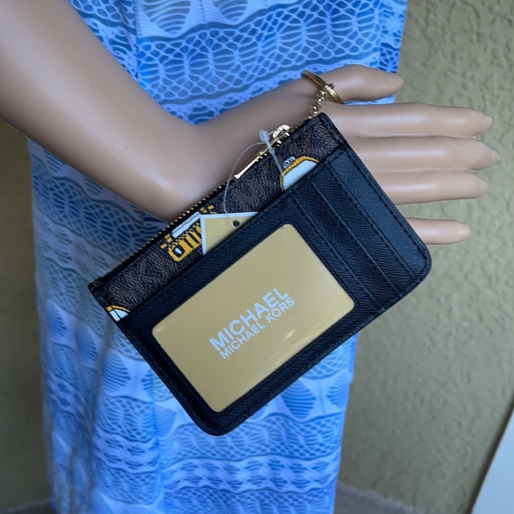 NEW YORK CITY Jet Set Travel Sm TZ Coinpouch - Picture 8 of 16